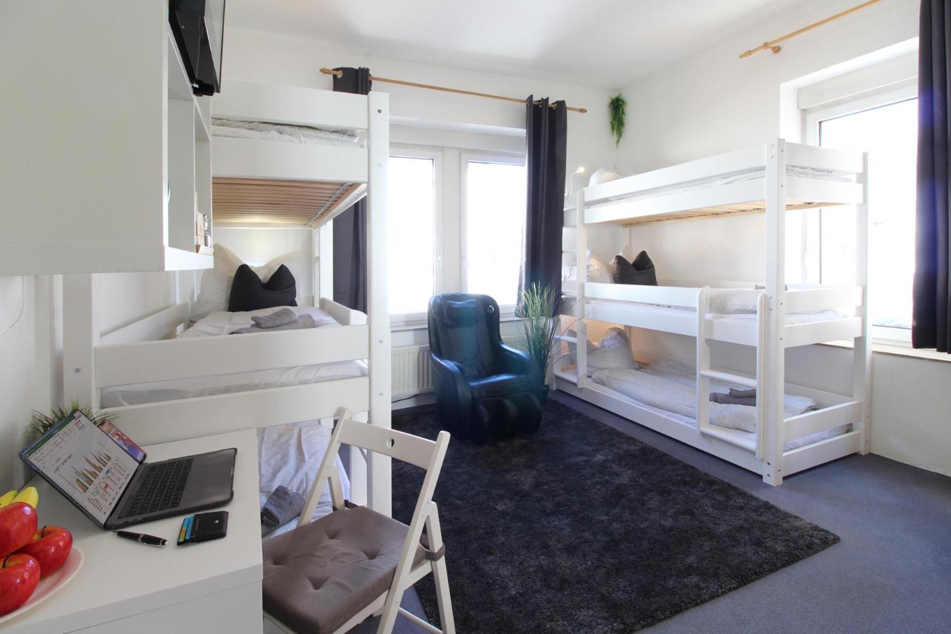 Hotel Ulm Zentrum - Komplettes Zimmer, Hochbett, Android Tv & Eigenem Bad - Perfekt Fuer Familien & Gruppen ภายนอก รูปภาพ