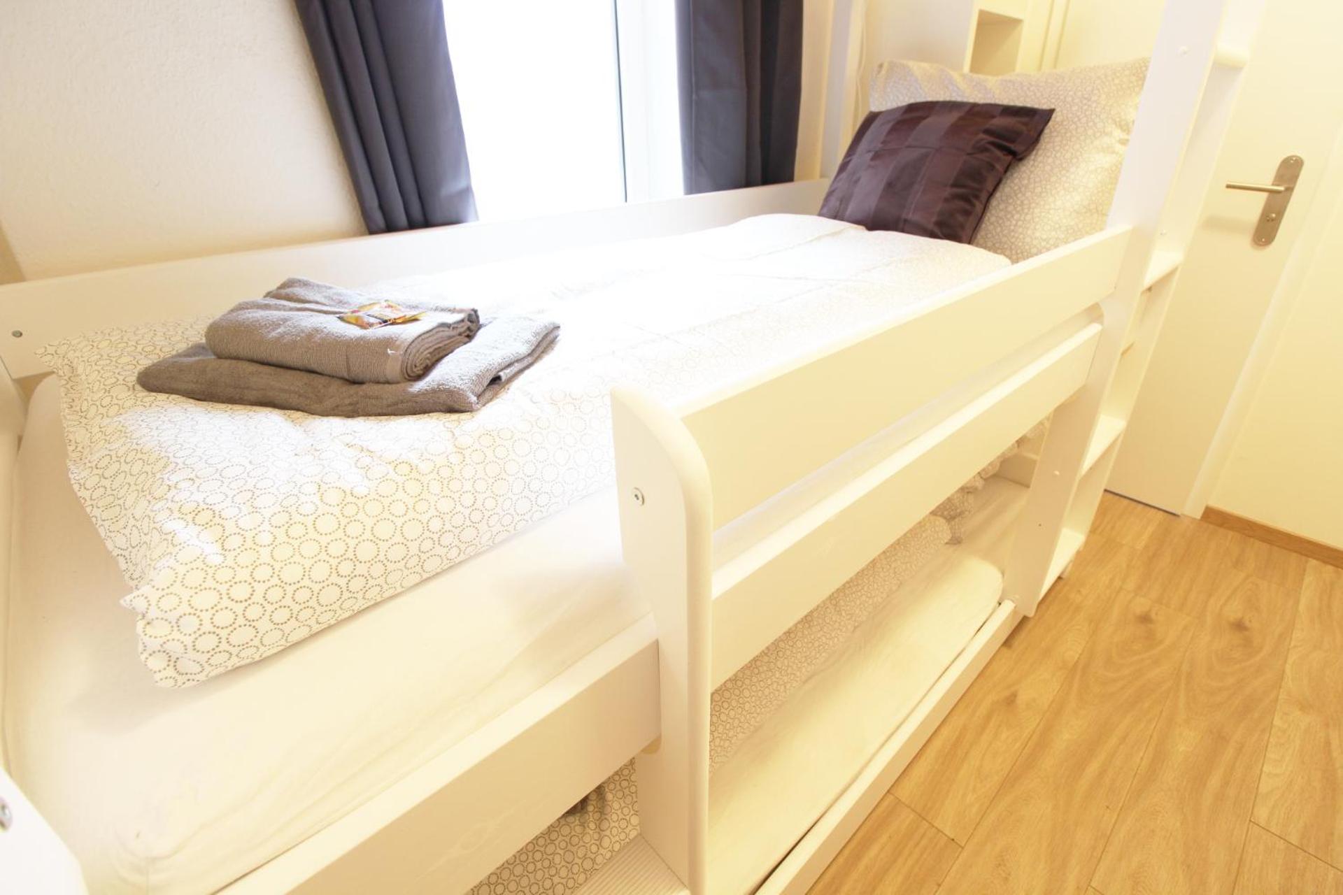 Hotel Ulm Zentrum - Komplettes Zimmer, Hochbett, Android Tv & Eigenem Bad - Perfekt Fuer Familien & Gruppen ภายนอก รูปภาพ