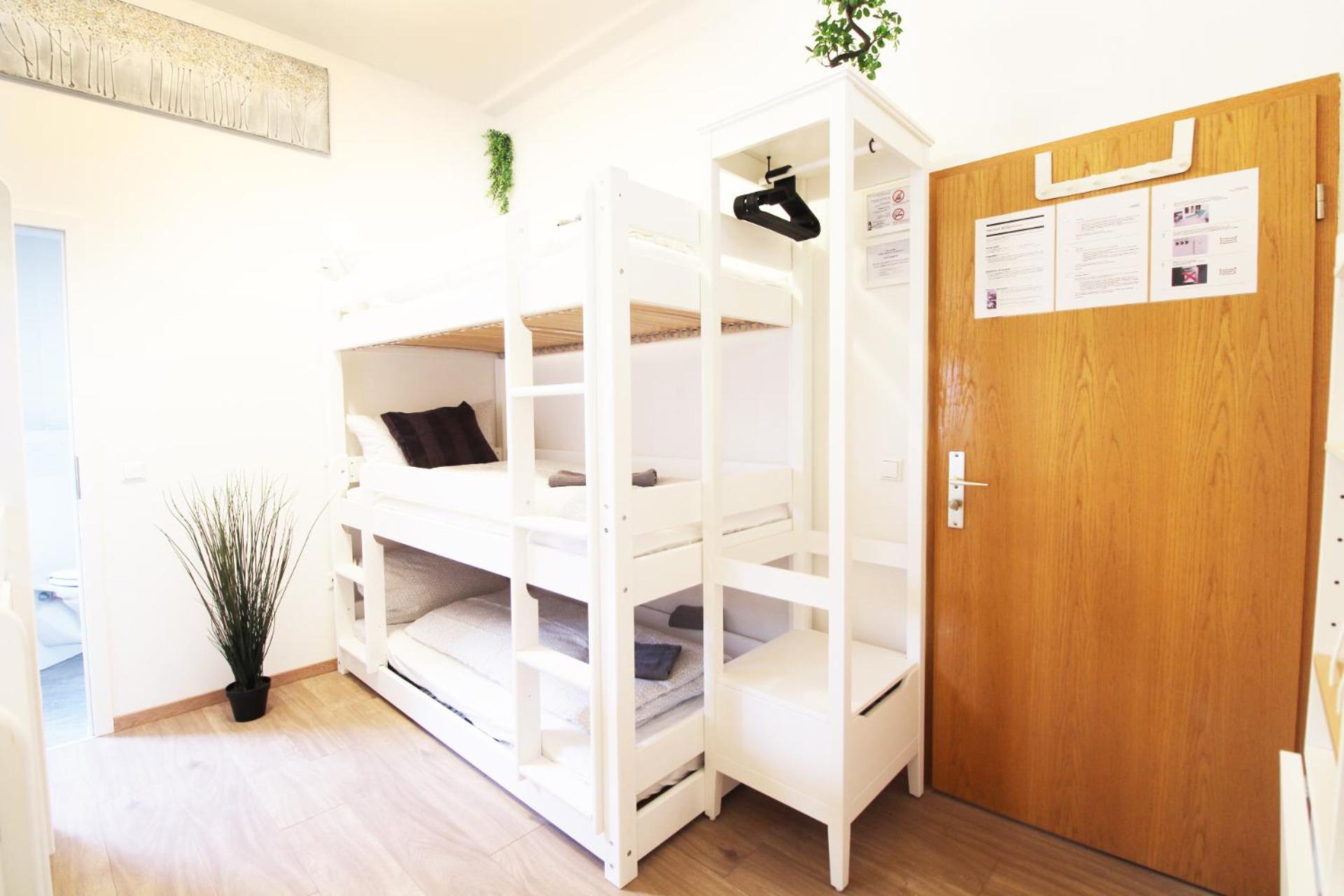 Hotel Ulm Zentrum - Komplettes Zimmer, Hochbett, Android Tv & Eigenem Bad - Perfekt Fuer Familien & Gruppen ภายนอก รูปภาพ