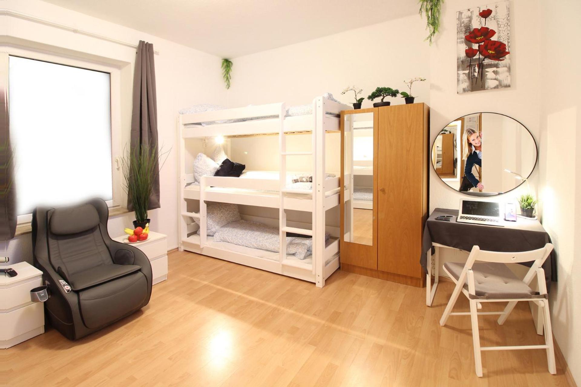 Hotel Ulm Zentrum - Komplettes Zimmer, Hochbett, Android Tv & Eigenem Bad - Perfekt Fuer Familien & Gruppen ภายนอก รูปภาพ