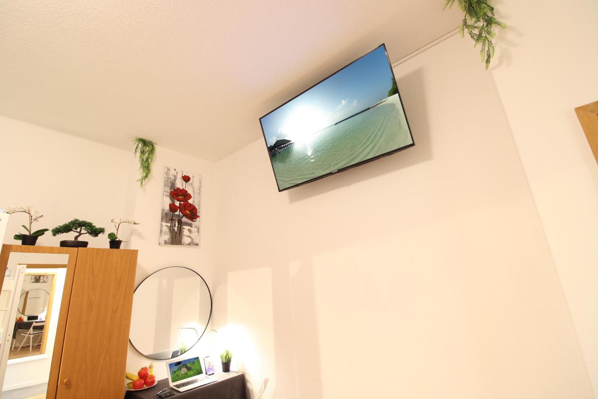 Hotel Ulm Zentrum - Komplettes Zimmer, Hochbett, Android Tv & Eigenem Bad - Perfekt Fuer Familien & Gruppen ภายนอก รูปภาพ