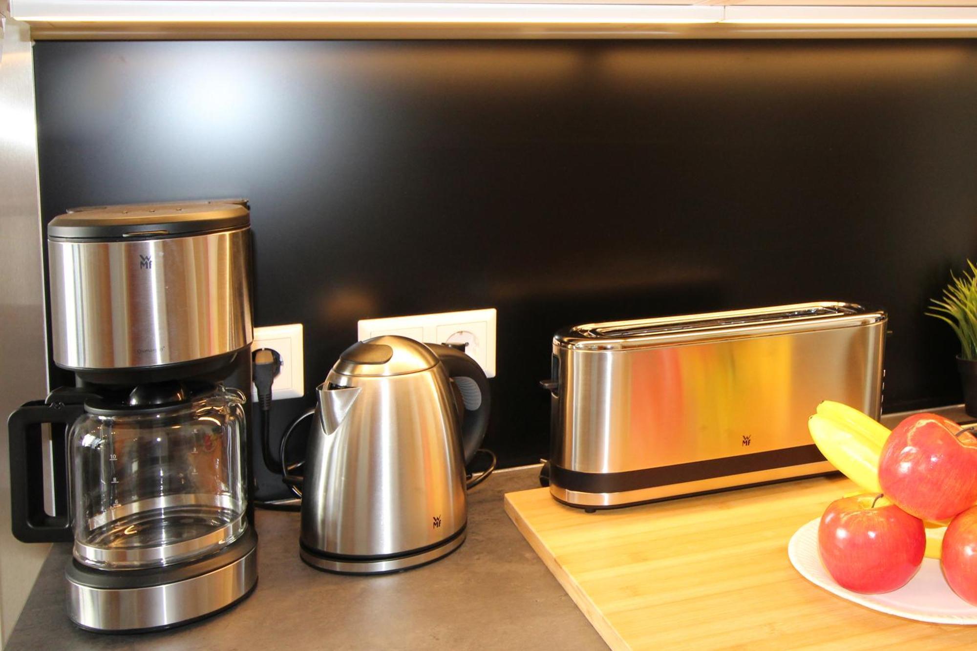Hotel Ulm Zentrum - Komplettes Zimmer, Hochbett, Android Tv & Eigenem Bad - Perfekt Fuer Familien & Gruppen ภายนอก รูปภาพ