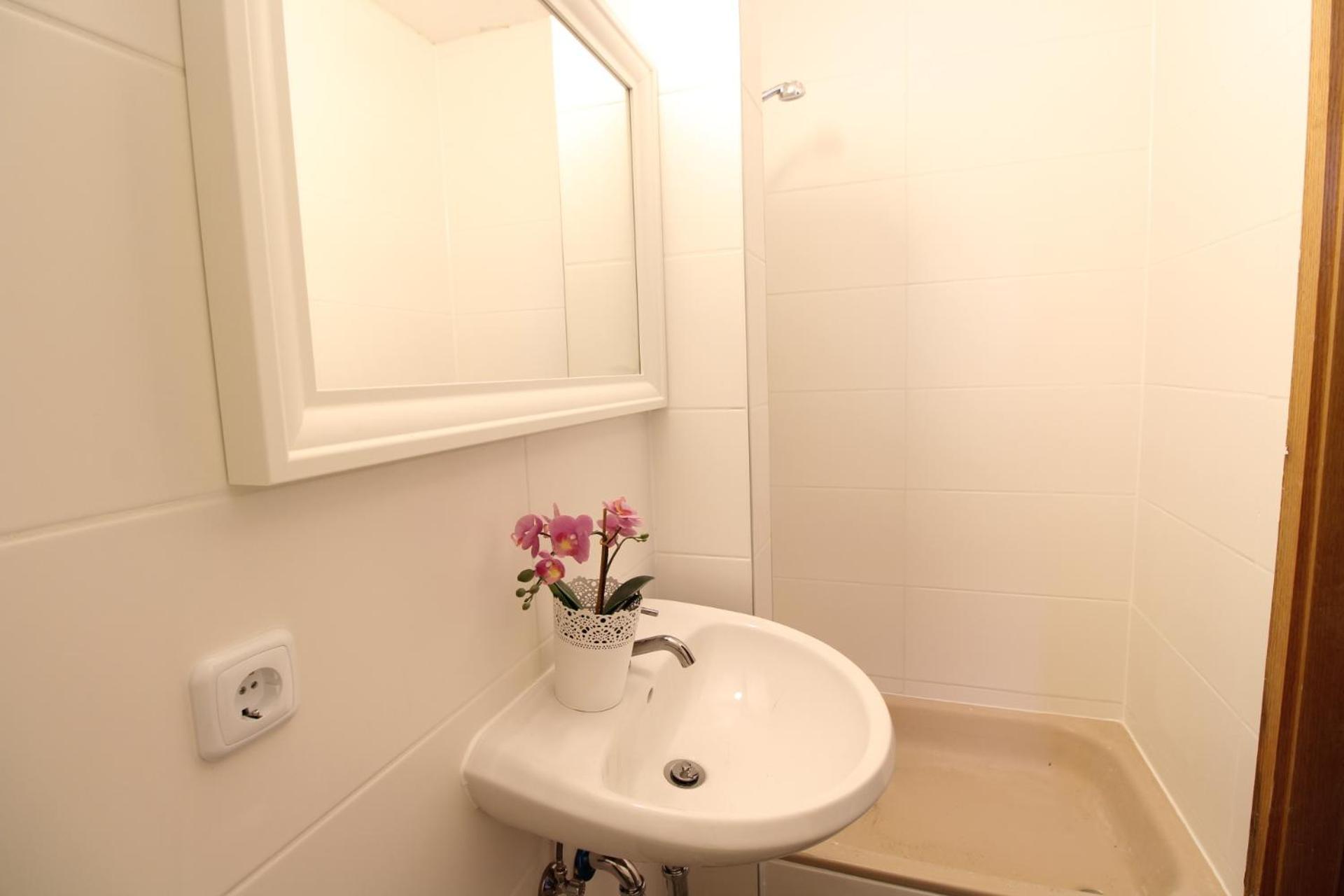 Hotel Ulm Zentrum - Komplettes Zimmer, Hochbett, Android Tv & Eigenem Bad - Perfekt Fuer Familien & Gruppen ภายนอก รูปภาพ