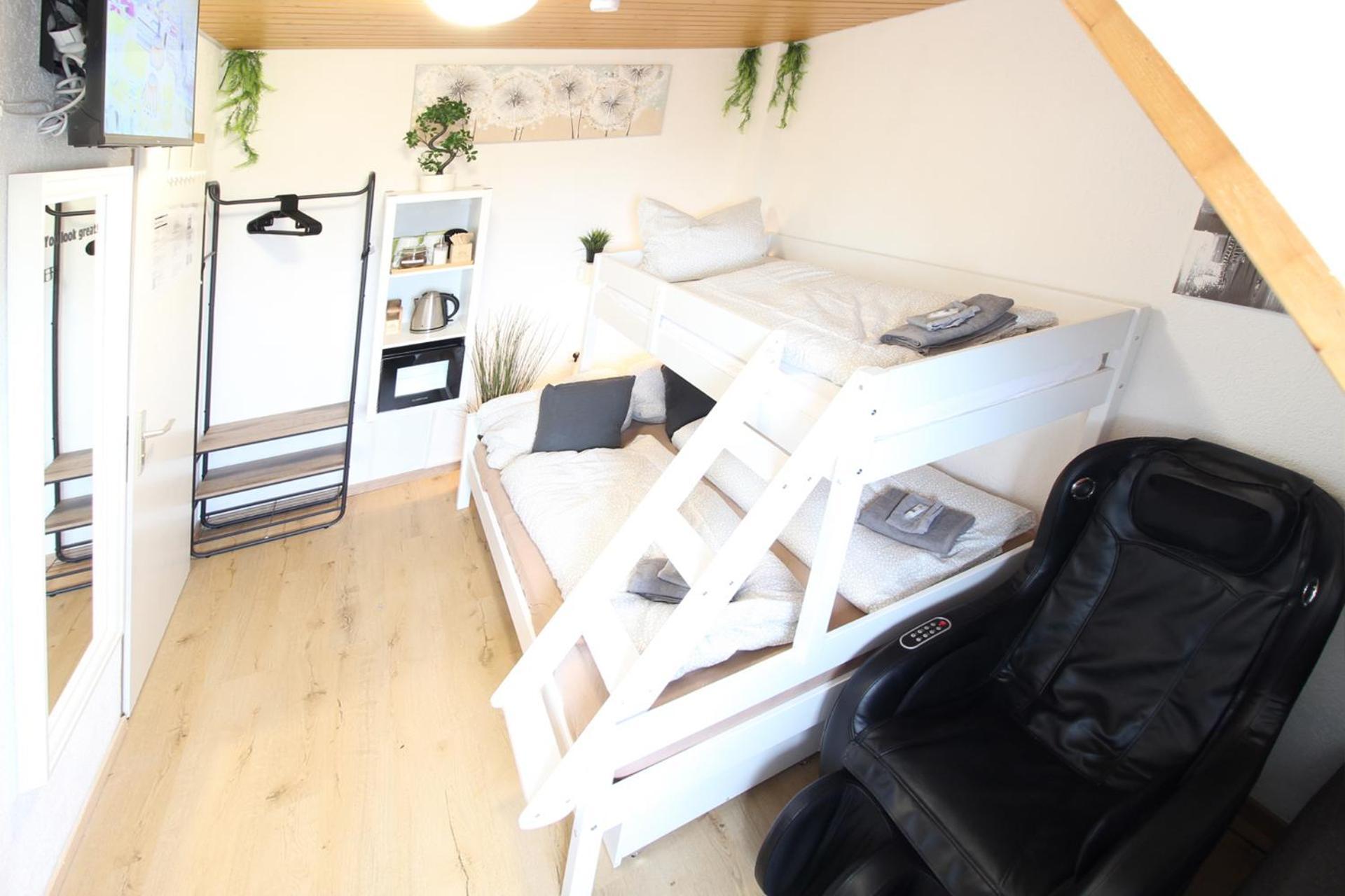 Hotel Ulm Zentrum - Komplettes Zimmer, Hochbett, Android Tv & Eigenem Bad - Perfekt Fuer Familien & Gruppen ภายนอก รูปภาพ
