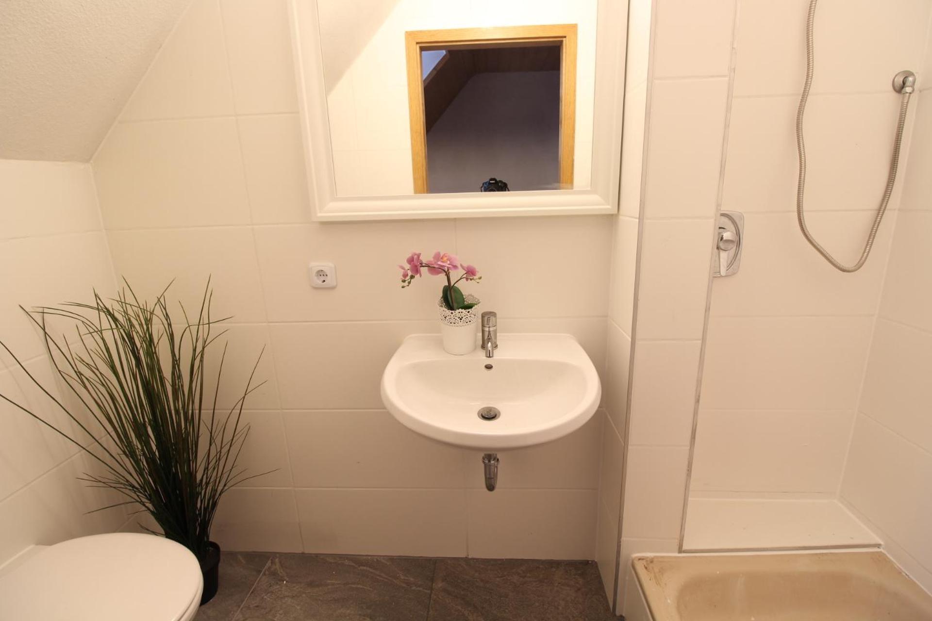 Hotel Ulm Zentrum - Komplettes Zimmer, Hochbett, Android Tv & Eigenem Bad - Perfekt Fuer Familien & Gruppen ภายนอก รูปภาพ